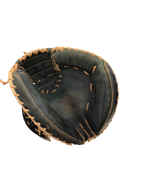 Vist Large View of Product Image Which is USED RAWLINGS HEART OF THE HIDE BB/SB CATCHERS RH THROW BLACK 34"