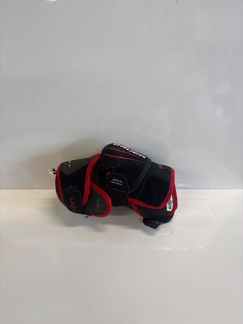 Vist Large View of Product Image Which is Used CCM VECTOR 04 S/P Senior Shoulder Pads MD