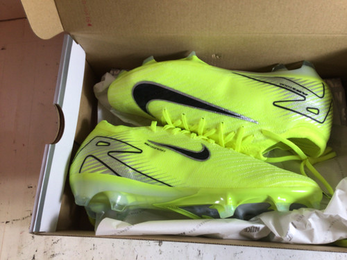 Vist Large View of Product Image Which is Used Nike ZOOM VAPOR 16 ELITE Soccer Cleats Yellow Senior 7