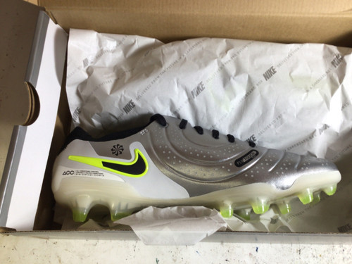Vist Large View of Product Image Which is Used Nike TIEMPO LEGEND 10 ELITE Soccer Cleats Silver Senior 7.5