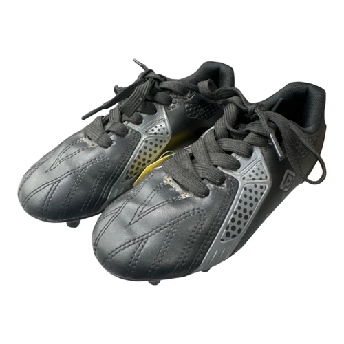 Vist Large View of Product Image Which is Used Umbro Soccer Cleats Black Youth 12.0