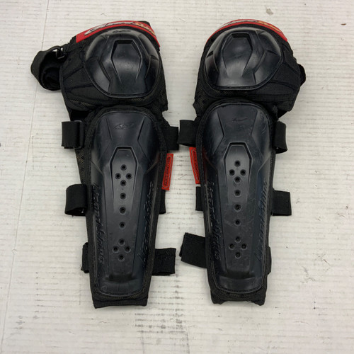 Vist Large View of Product Image Which is Used LIZARD SKINS SHIN GUARDS Junior Knee Guard Black LG