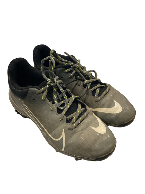 Vist Large View of Product Image Which is Used Nike DIAMOND BASEBALL CLEATS BB/SB Cleats Grey Junior 04.5