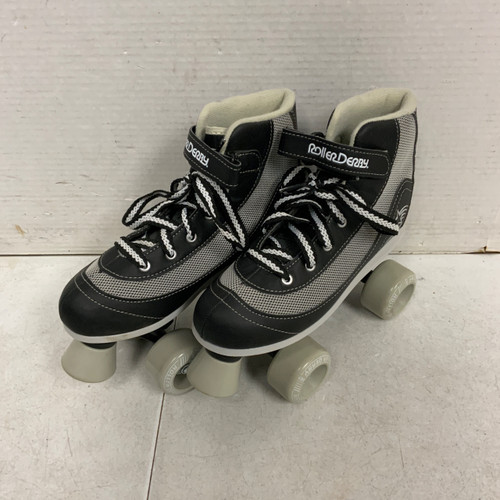 Vist Large View of Product Image Which is Used RollerDerby FIRESTAR Junior Roller Quad Skates Black Junior 04