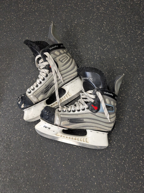 Vist Large View of Product Image Which is Used Bauer VELOCITY Junior Hockey Skate Junior 05.5