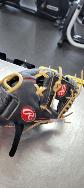 Vist Large View of Product Image Which is Used Rawlings 10.5 BB/SB Glove RH Throw Black 10 1/2"