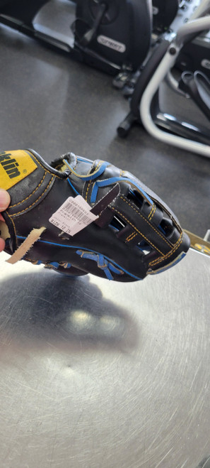 Vist Large View of Product Image Which is Used Franklin 10 BB/SB Glove RH Throw Black 10"
