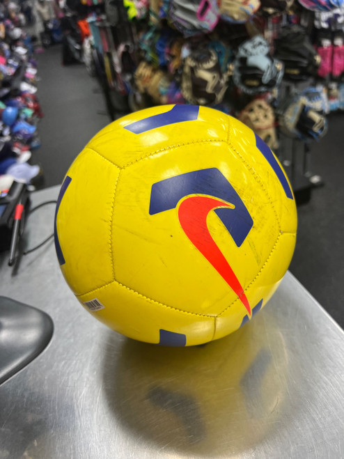 Vist Large View of Product Image Which is Used Nike PITCH TRAINING All Size Soccer Ball Yellow 4