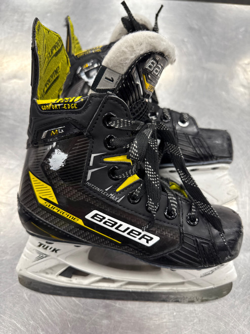 Vist Large View of Product Image Which is Used Bauer SUPREME M4 Junior Hockey Skate Junior 01
