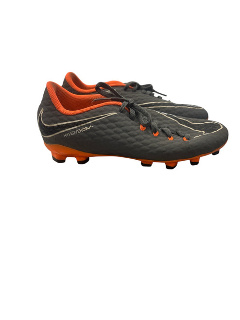 Vist Large View of Product Image Which is Used Nike Soccer Cleats Grey Junior 04.5