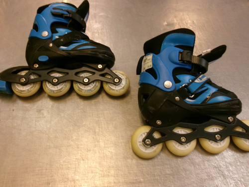 Vist Large View of Product Image Which is Used TRUE WHEELS 1-4 Junior Rec Fitness Skates Royal Blue Adjustable