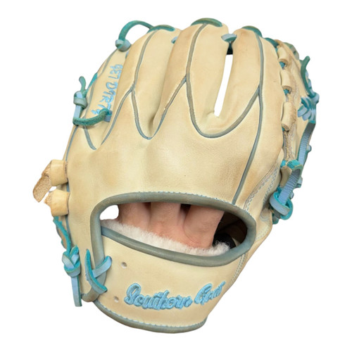 Vist Large View of Product Image Which is Used SOUTHERN GOAT LAYOUT Glove RH Throw 11 1/2"