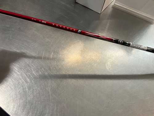 Vist Large View of Product Image Which is Used Titleist 913 Mens Driver RH 10.5 Degree