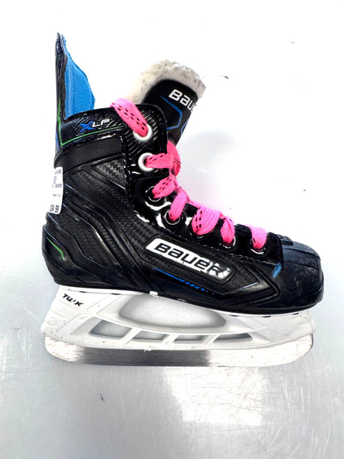 Vist Large View of Product Image Which is Used Bauer XLP Youth Hockey Skate Youth 10.0