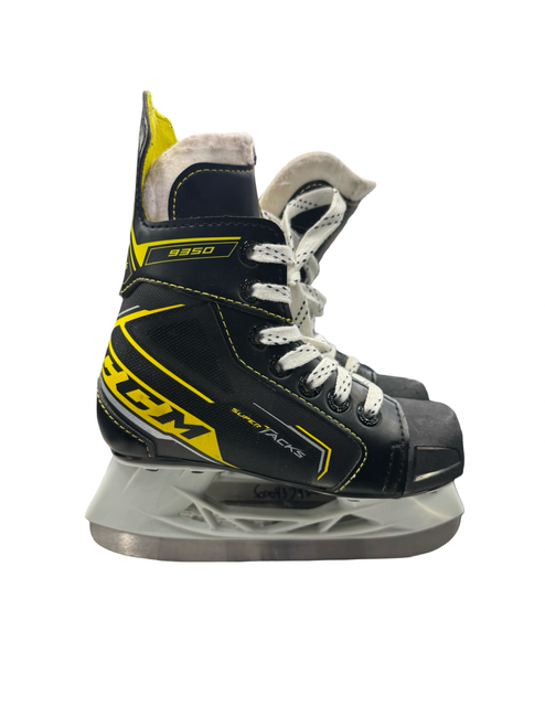 Vist Large View of Product Image Which is Used CCM SUPER TACKS 9350 Youth Hockey Skate Youth 11.0