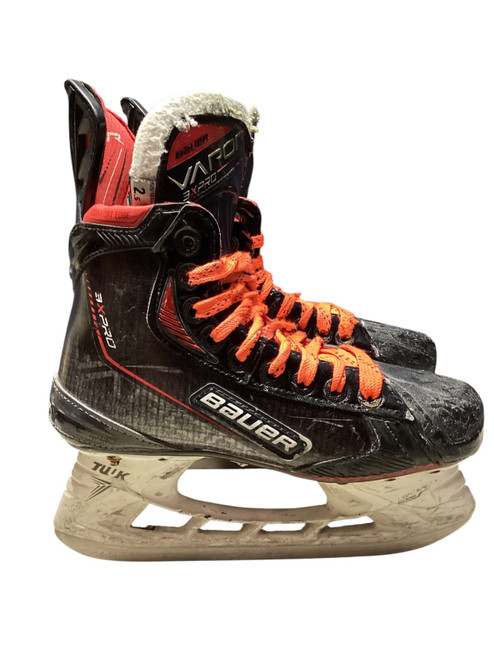 Vist Large View of Product Image Which is Used Bauer VAPOR 3X PRO Junior Hockey Skate Junior 02.5
