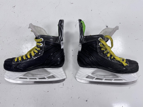 Vist Large View of Product Image Which is Used Bauer XLS Intermediate Hockey Skate Intermediate 4.0