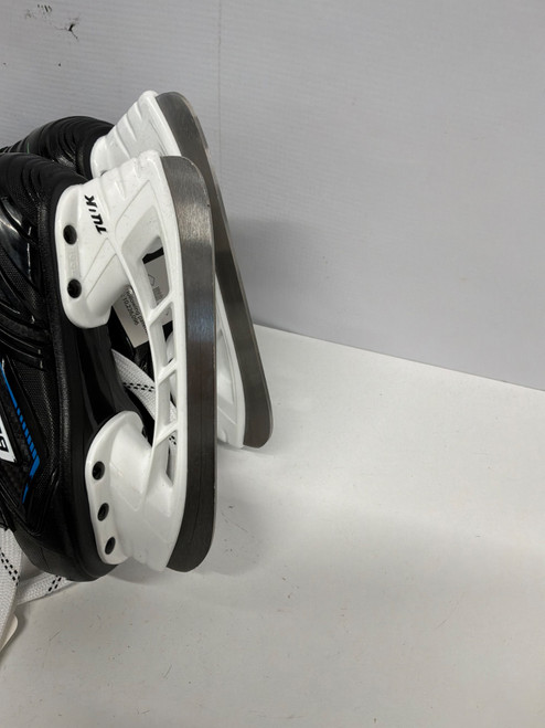 Vist Large View of Product Image Which is Used Bauer XLP Youth Hockey Skate Youth 08.0