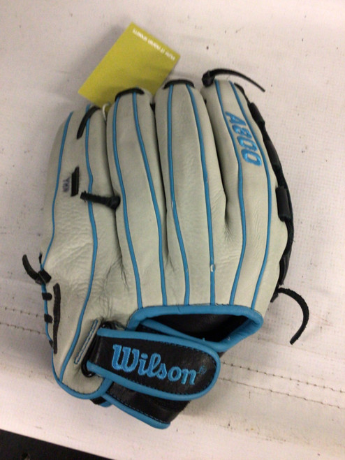 Vist Large View of Product Image Which is Used Wilson A800 BB/SB Glove RH Throw White 12 1/2"