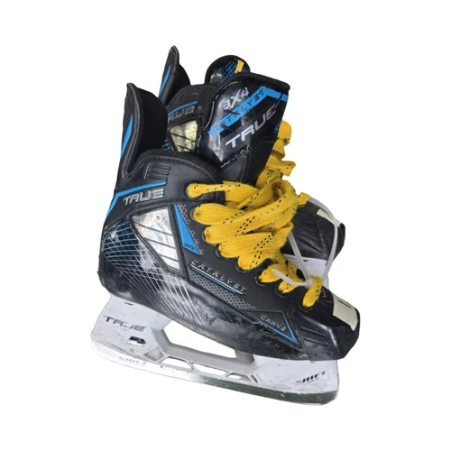 Vist Large View of Product Image Which is Used True CATALYST 3X2 SZ 1.5 HOCKEY SKATES Junior Hockey Skate Junior 01.5