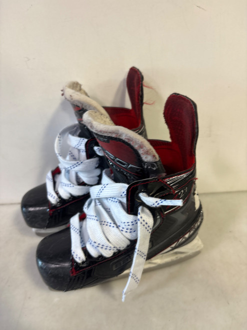 Vist Large View of Product Image Which is Used Bauer VAP X2.7 Youth Hockey Skate Youth 12.0
