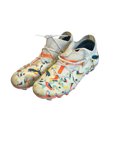 Vist Large View of Product Image Which is Used Puma Soccer Cleats White Junior 01.5