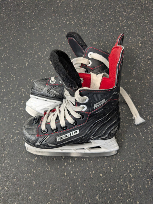 Vist Large View of Product Image Which is Used NS Youth Hockey Skate Youth 09.0