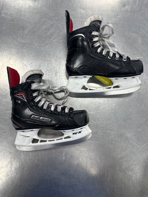 Vist Large View of Product Image Which is Used Bauer VAPOR X500 Youth Hockey Skate Youth 11.5