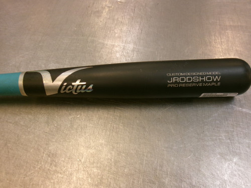 Vist Large View of Product Image Which is Used Victus JRODSHOW BB/SB Wood Bat 31"