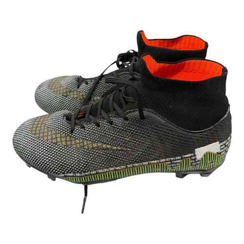 Vist Large View of Product Image Which is Used Soccer Cleats Black Junior 04.5