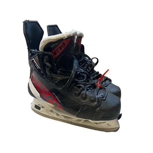 Vist Large View of Product Image Which is Used CCM JET SPEED Junior Hockey Skate Junior 03.5