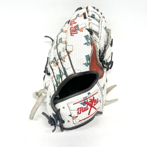 Vist Large View of Product Image Which is Used FLAT BILL TEXAS SERIES BB/SB Glove RH Throw White 12 1/4"