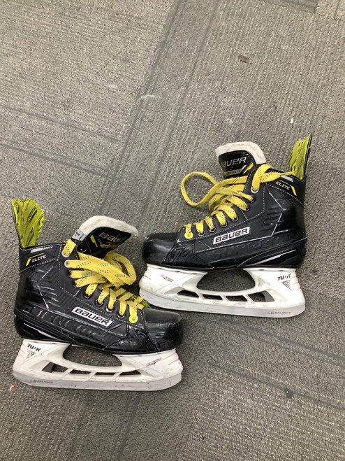 Vist Large View of Product Image Which is Used Bauer ELITE Intermediate Hockey Skate Intermediate 3.5