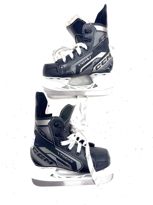 Vist Large View of Product Image Which is Used CCM AS550 Youth Hockey Skate Youth 10.0