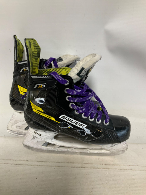 Vist Large View of Product Image Which is Used Bauer SUPREME M3 5.5EE Senior Hockey Skate Senior 5.5