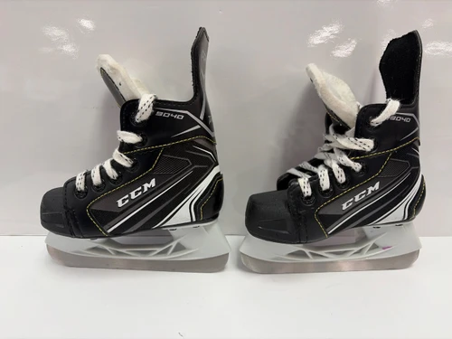Vist Large View of Product Image Which is Used CCM 9040 SKATES Youth Hockey Skate Youth 06.0