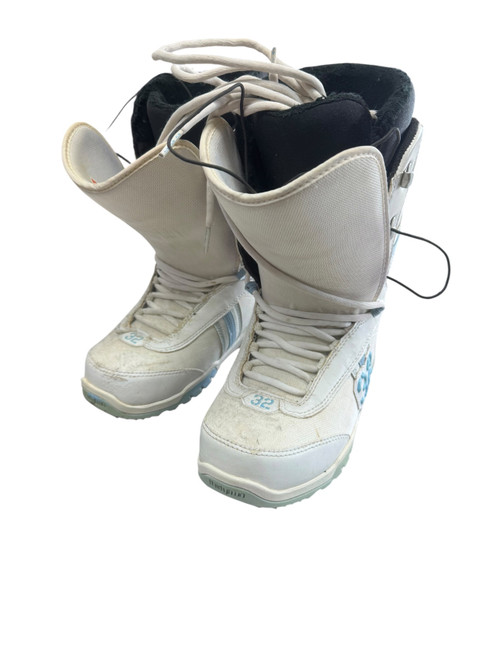 Vist Large View of Product Image Which is Used ThirtyTwo Womens Snowboard Boots White Senior 8