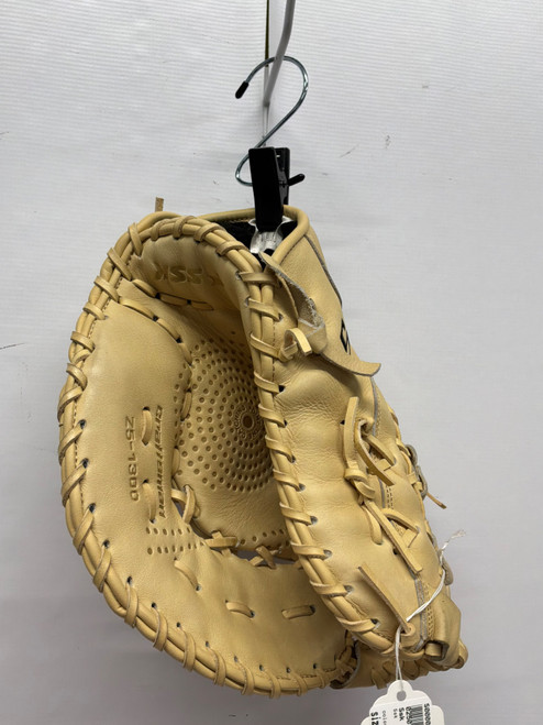 Vist Large View of Product Image Which is Used Ssk Z5-1300 BB/SB First Base RH Throw Brown 13"