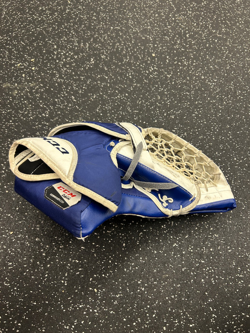 Vist Large View of Product Image Which is Used CCM EXTREME FLEX 500 Senior Goalie Catcher Navy Blue