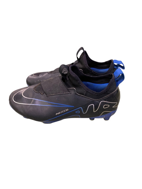 Vist Large View of Product Image Which is Used Nike Soccer Cleats Black Junior 05.5