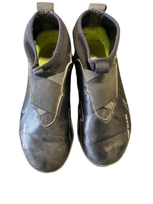 Vist Large View of Product Image Which is Used Nike Soccer Turf Shoes Black Junior 01