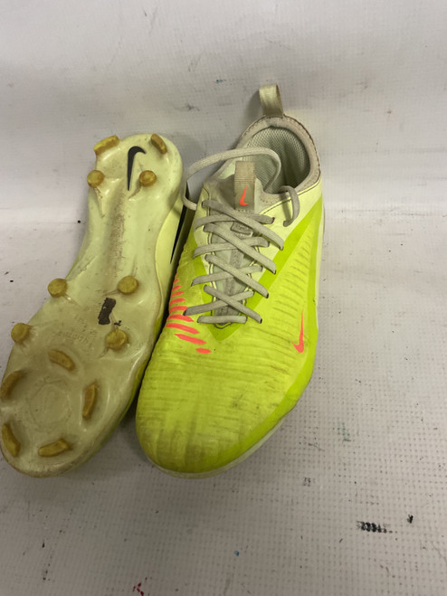 Vist Large View of Product Image Which is Used Nike PHANTOM Soccer Cleats Yellow Junior 06