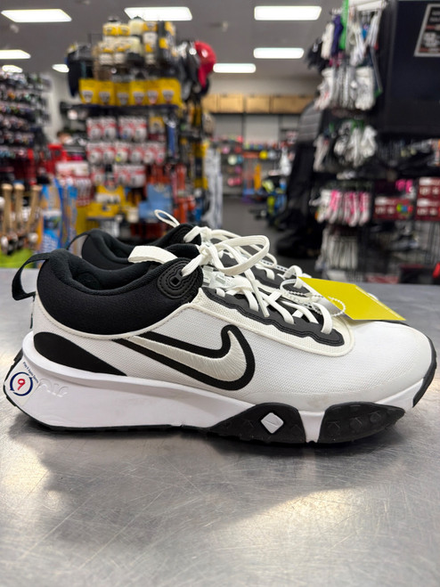Vist Large View of Product Image Which is Used Nike AIR DIAMOND VARSITY TURF BB/SB Cleats White Senior 9