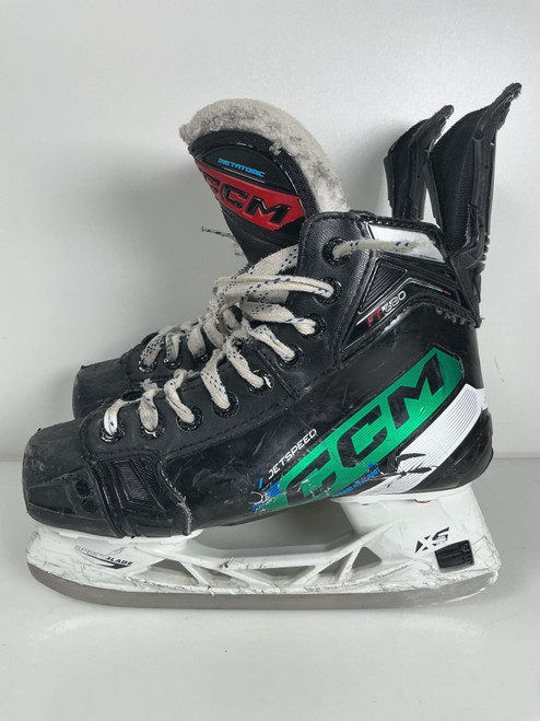 Vist Large View of Product Image Which is Used CCM JETSPEED FT 680 HOCKEY SKATES JR 3
