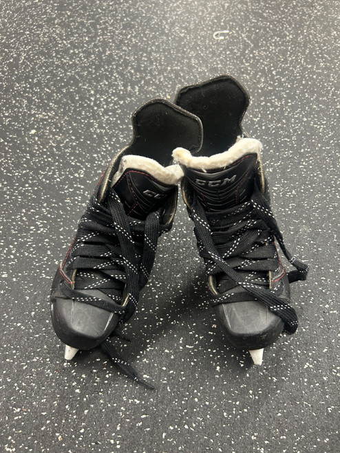 Vist Large View of Product Image Which is Used CCM JETSPEED Youth Hockey Skate Youth 13.0