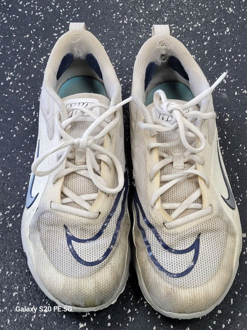 Vist Large View of Product Image Which is Used Nike HUARACHE 8 TURF LAX Cleats Womens White Senior 8.5
