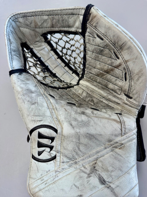 Vist Large View of Product Image Which is Used Warrior RITUAL GT Inter Goalie Catcher White