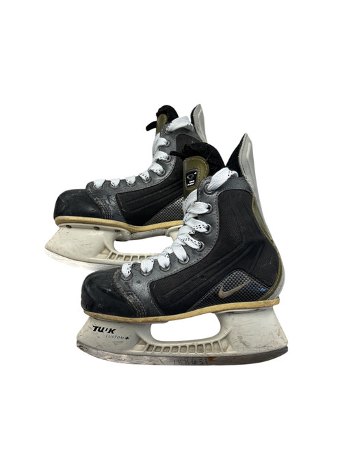 Vist Large View of Product Image Which is Used Nike QUEST Junior Hockey Skate Junior 02.5