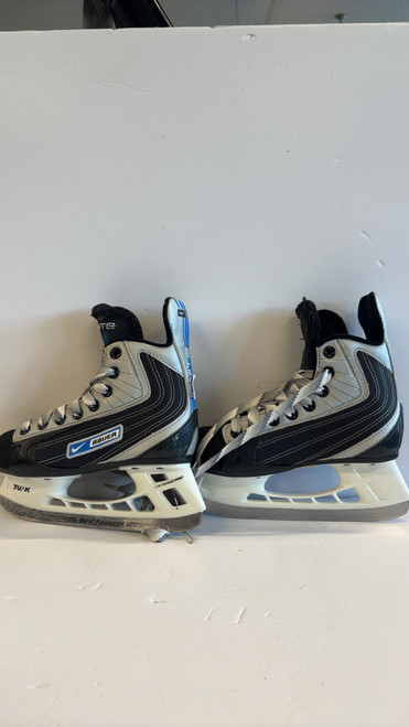 Vist Large View of Product Image Which is Used Bauer IGNITE Youth Hockey Skate Youth 13.0