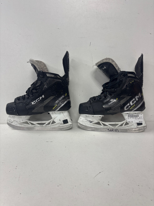 Vist Large View of Product Image Which is Used CCM TACKS AS 570 Junior Hockey Skate Junior 02